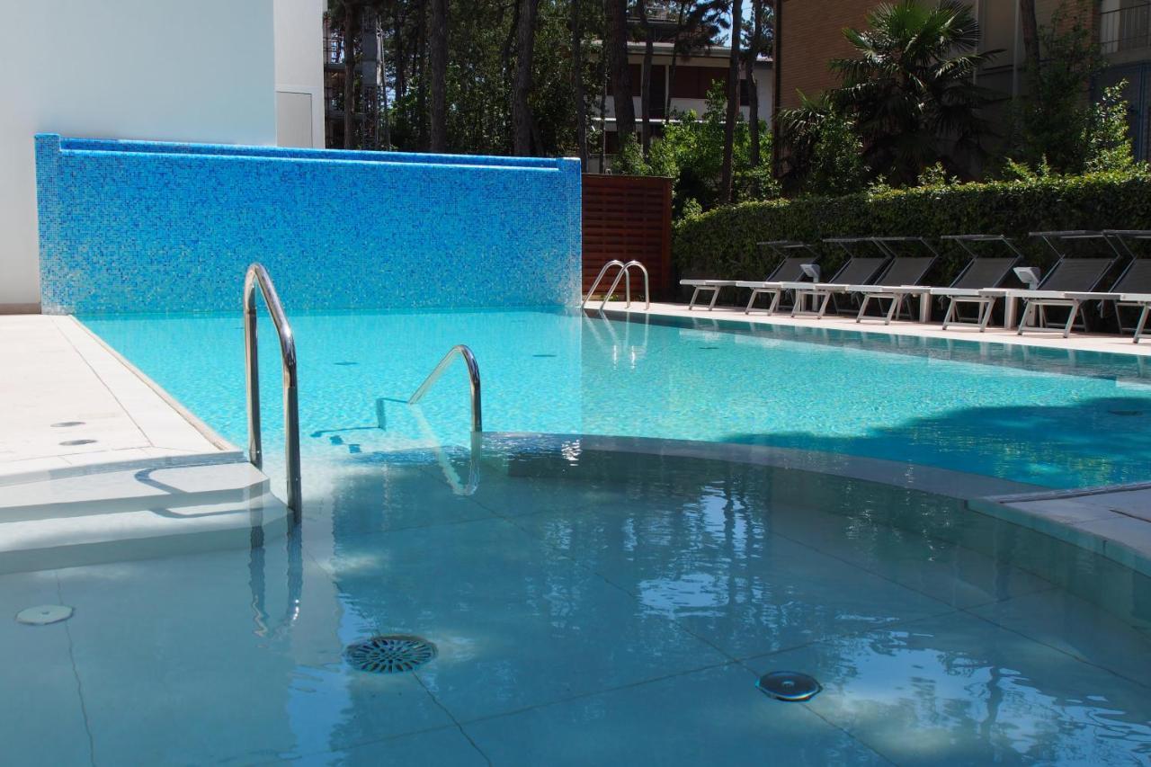 Hotel Bella Venezia Mare Lignano Sabbiadoro Exterior foto