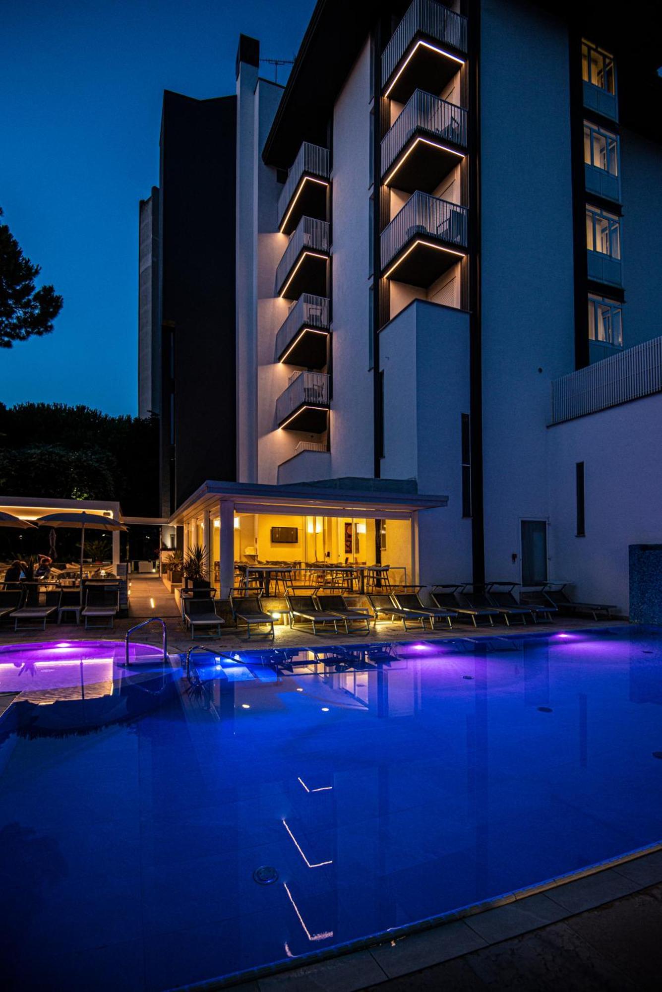 Hotel Bella Venezia Mare Lignano Sabbiadoro Exterior foto